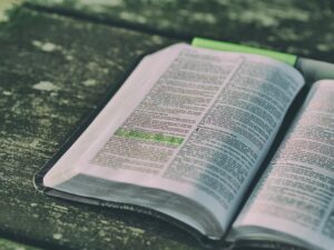 prier avec la bible